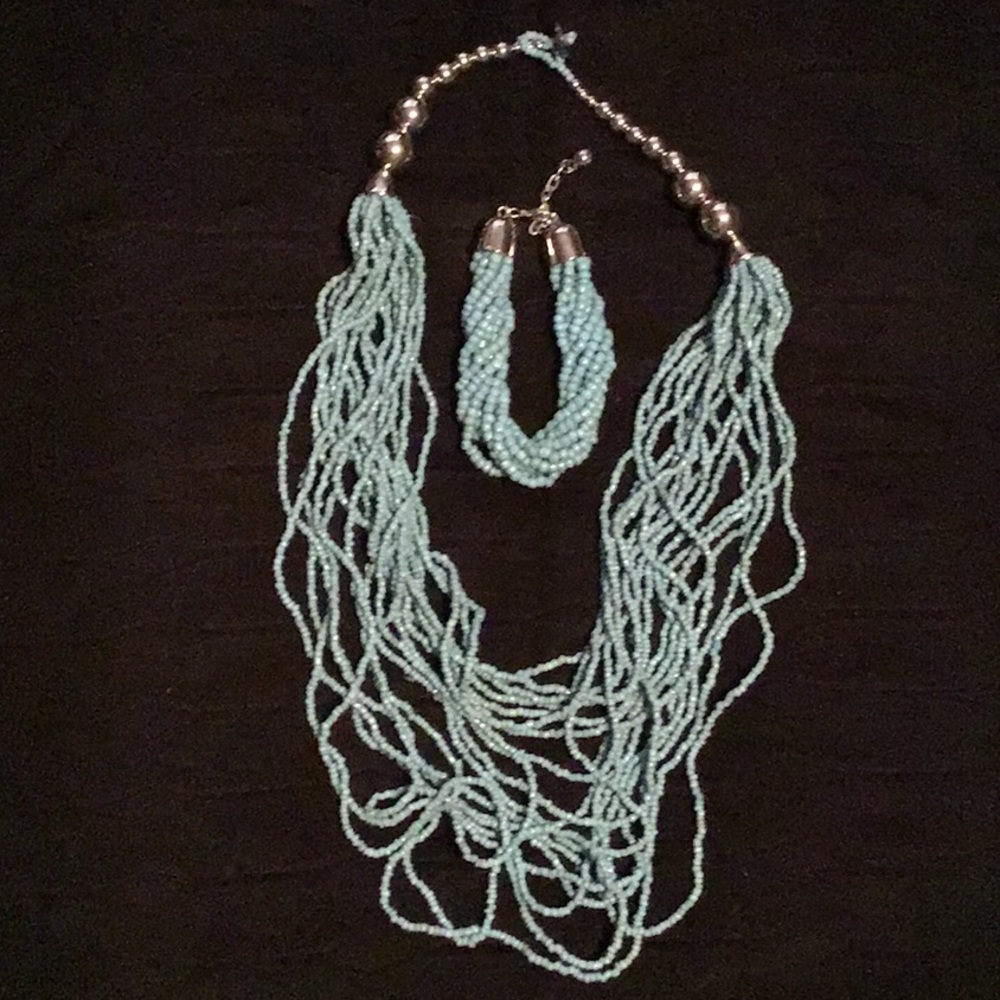 Necklace and bracelet set